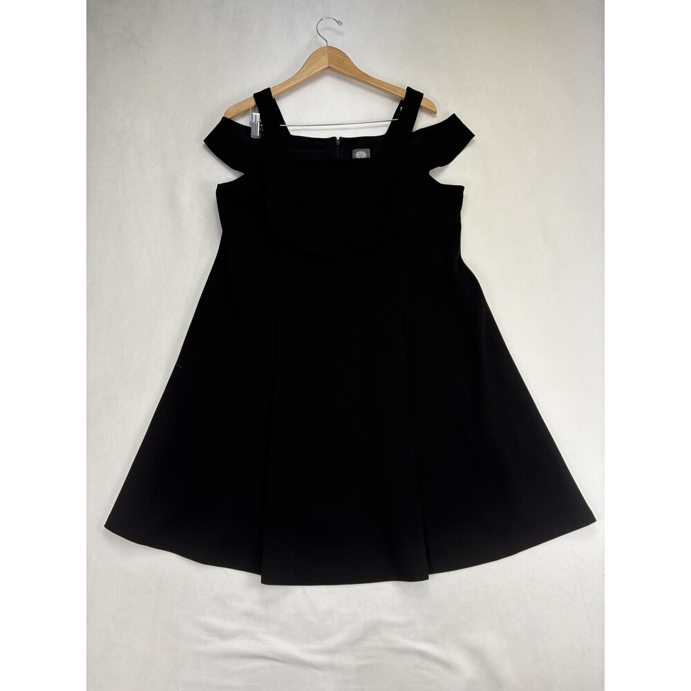 Vince Camuto Plus 16W Black Cold-Shoulder Midi Dress - Picture 2 of 12